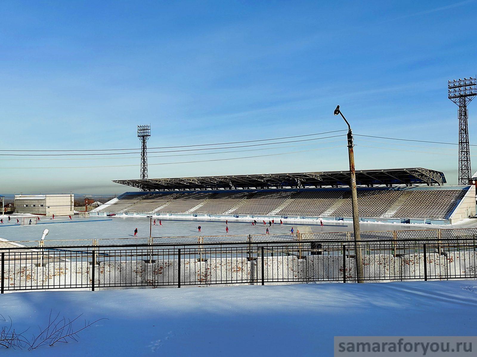 Каток на стадионе Нефтяник в Новокуйбышевске